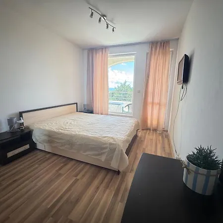 линоляни Daire *